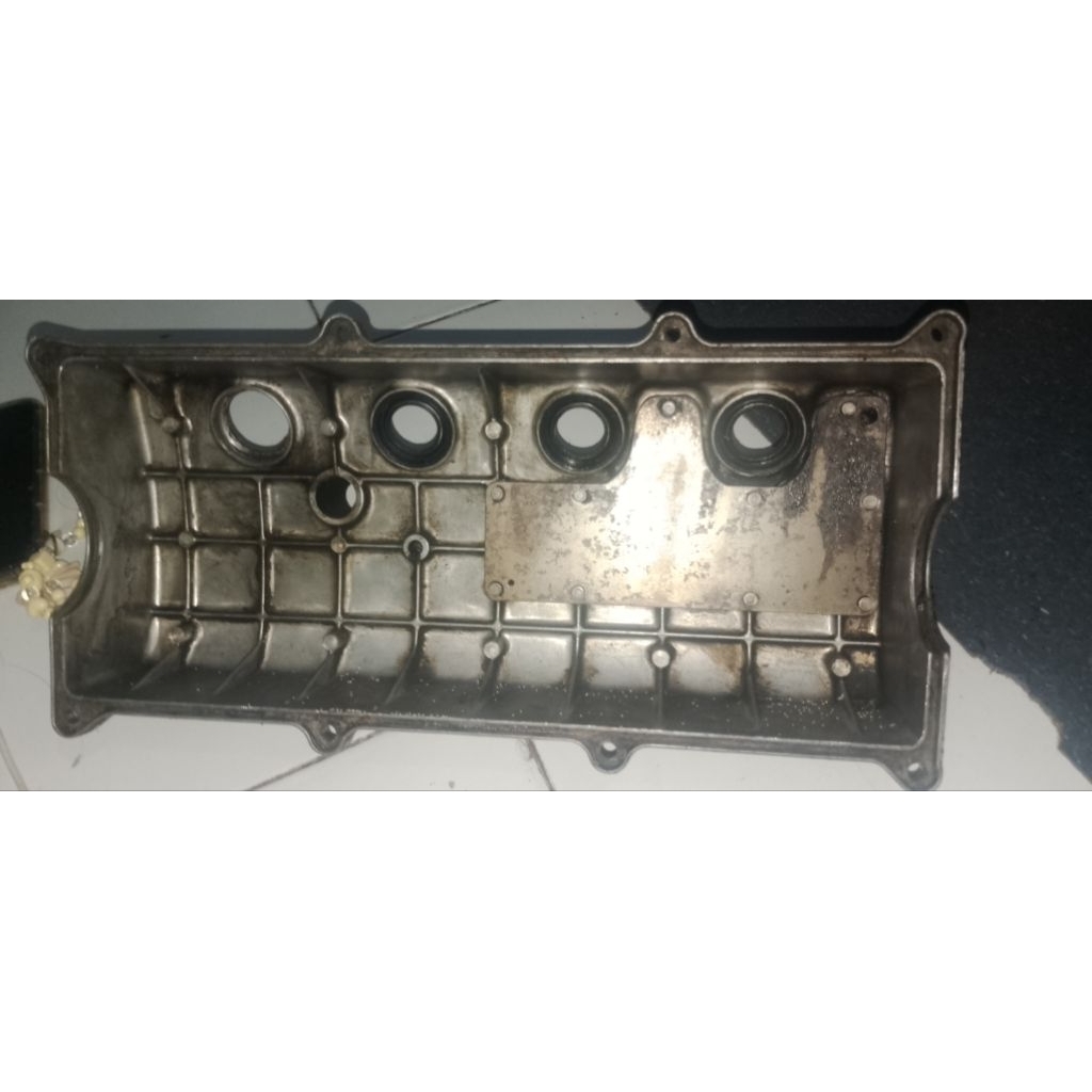 tutup cylinder head daihatsu zebra espas 1,3