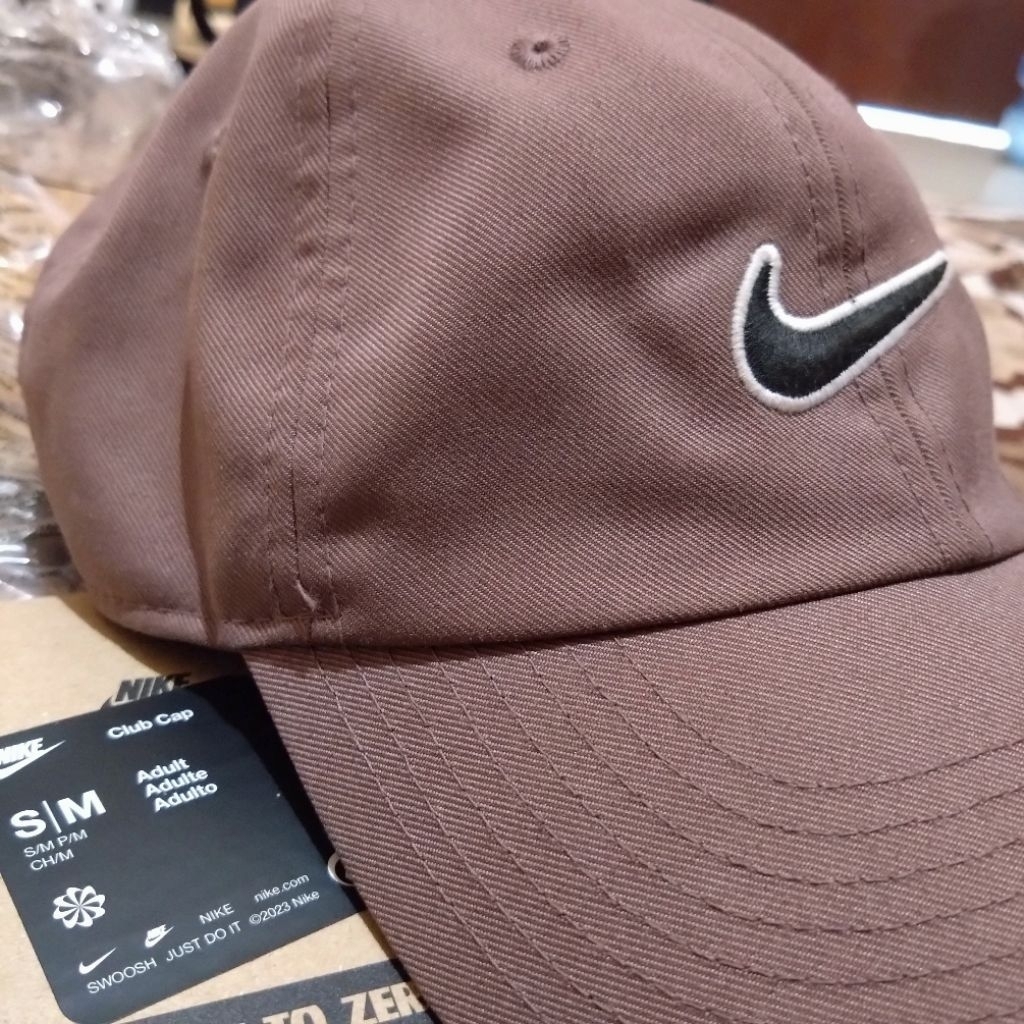 Topi Nike Club Cap Center Swoosh Coklat/ Dark Brown Original S/M
