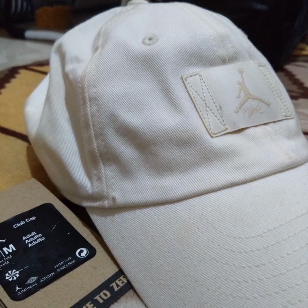 Topi Nike Jordan Club Cap Center Jumpman Patch Putih Tulang/White Bone Original S/M
