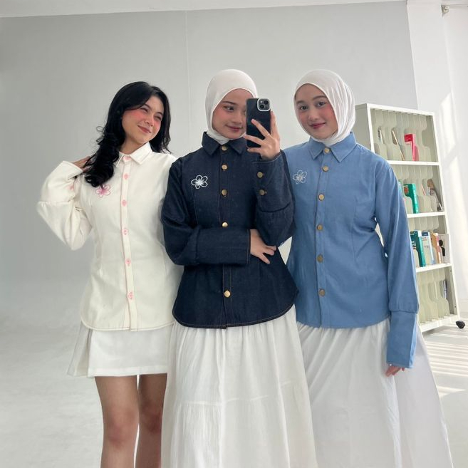 Florine Kemeja Denim Bordir Bunga Wanita Slim Fit | Denim Nudie Jeans Lengan Panjang