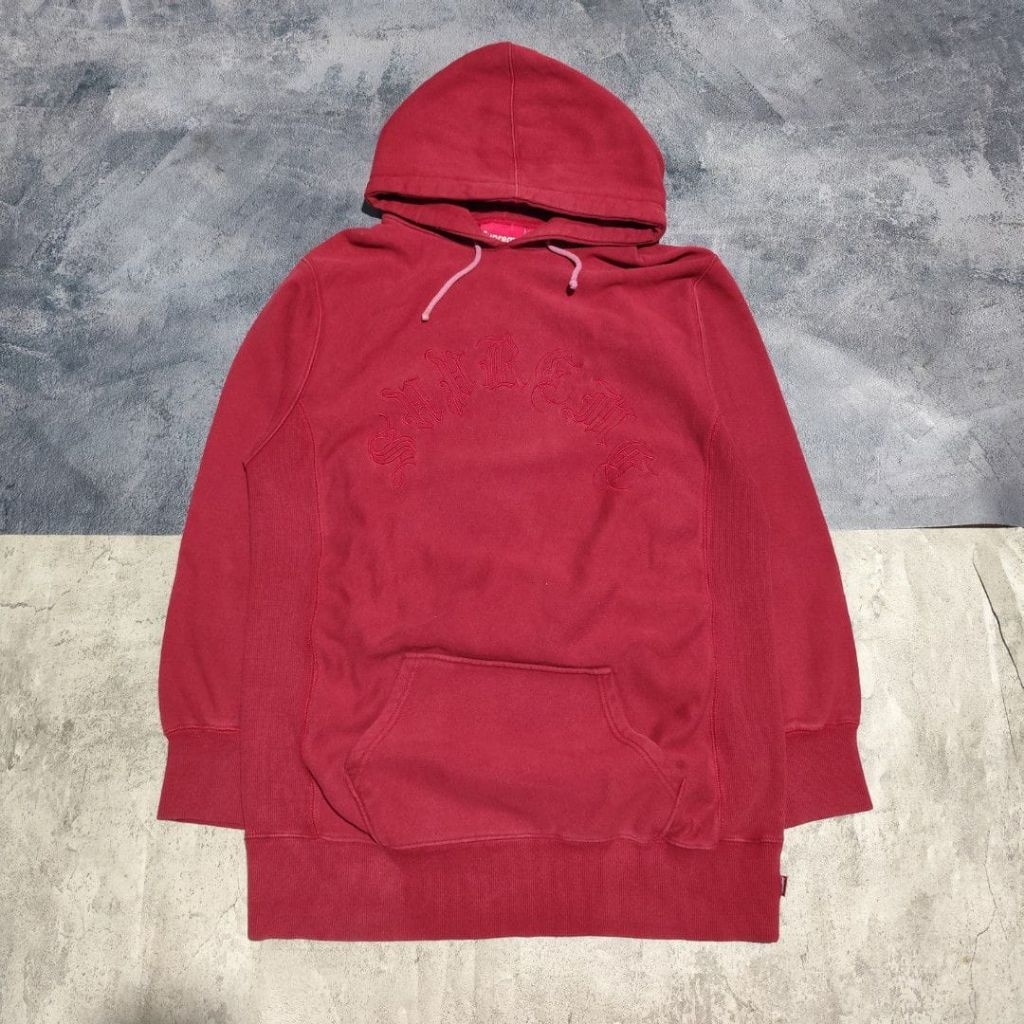 Sweater hoodie supreme gothic 2001