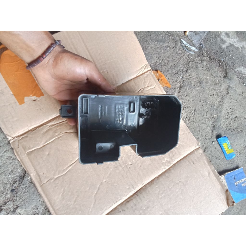 COVER BOK AKI TUTUP AKI DALAM MOTOR HONDA VARIO 125/150'LED/OLD ORIGINAL COPOTAN