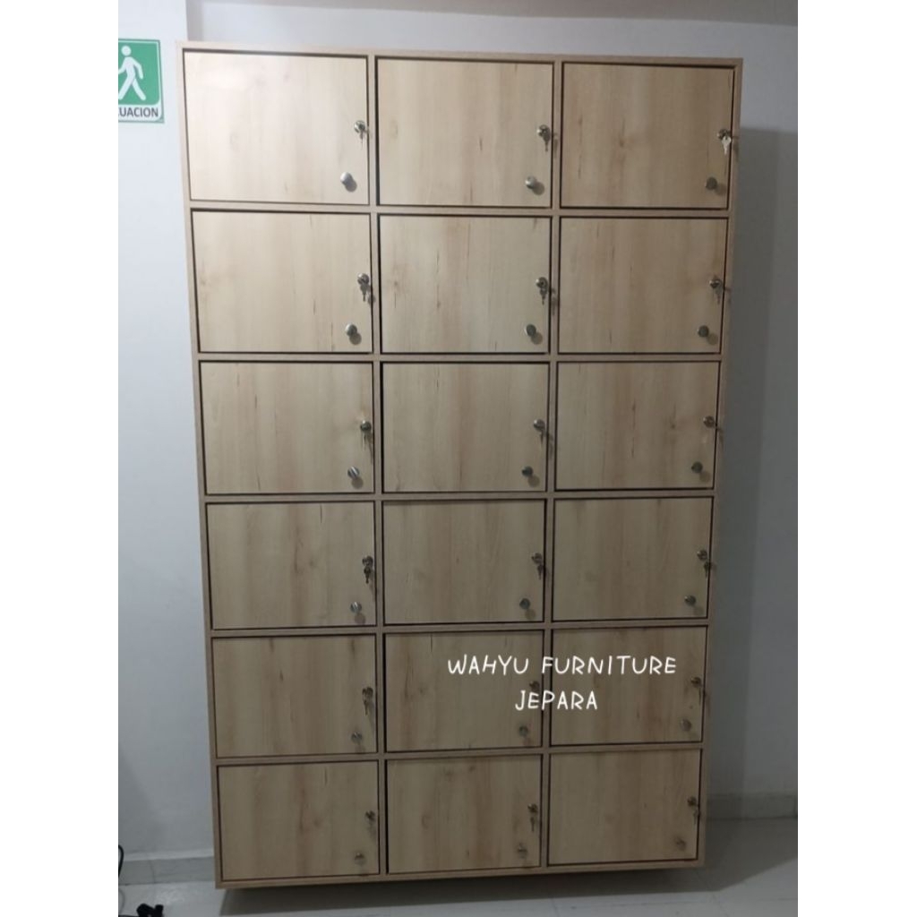 lemari arsip almari loker kayu jati minimalis tempat penyimpanan sekolah tempat baju loker