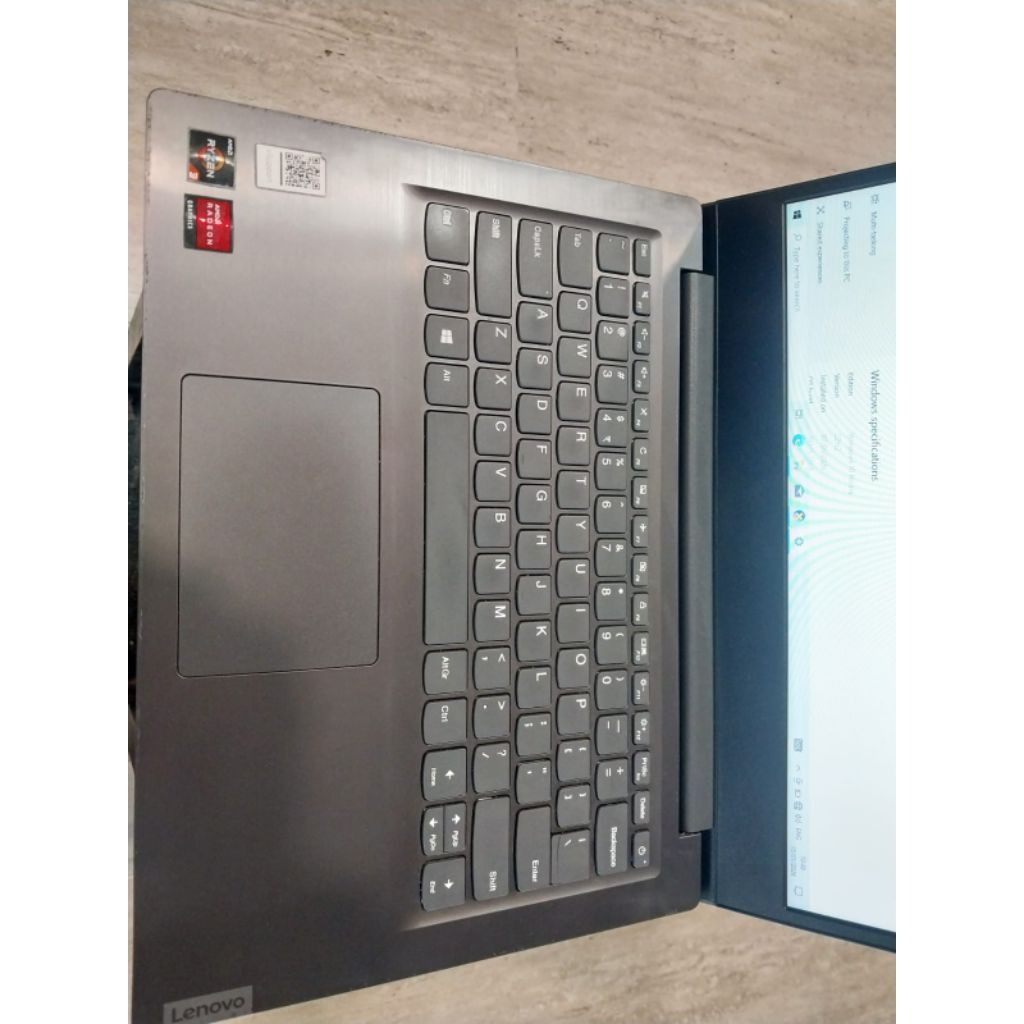 Lenovo V14 ADAAmd ryzen 3 3250u with radeon graphicsRam 8 Gb