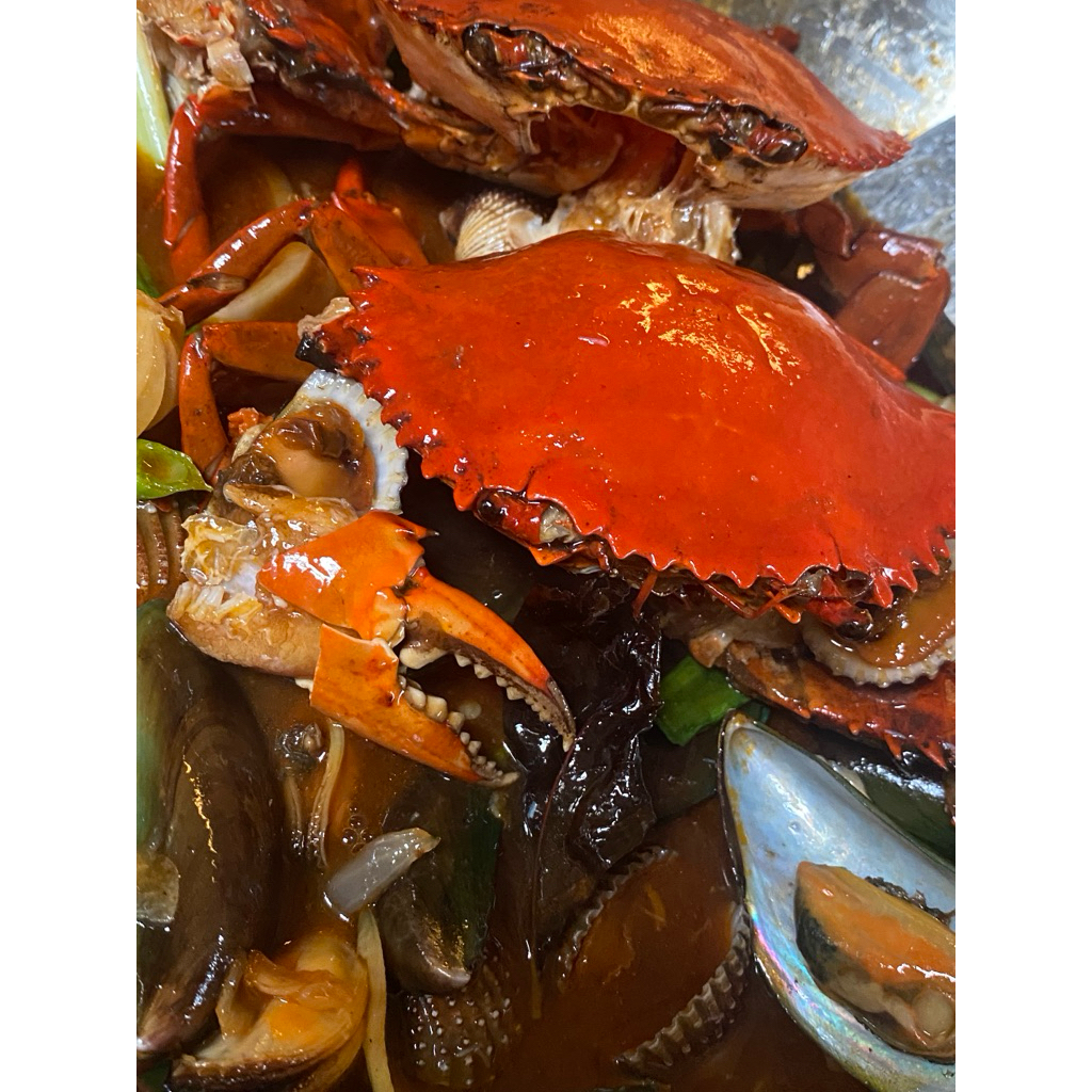 Seafood Platter Saus Padang - 2 Kepiting Jantan @(350gr-400gr) + Kerang Dara + Kerang Hijau + Jagung