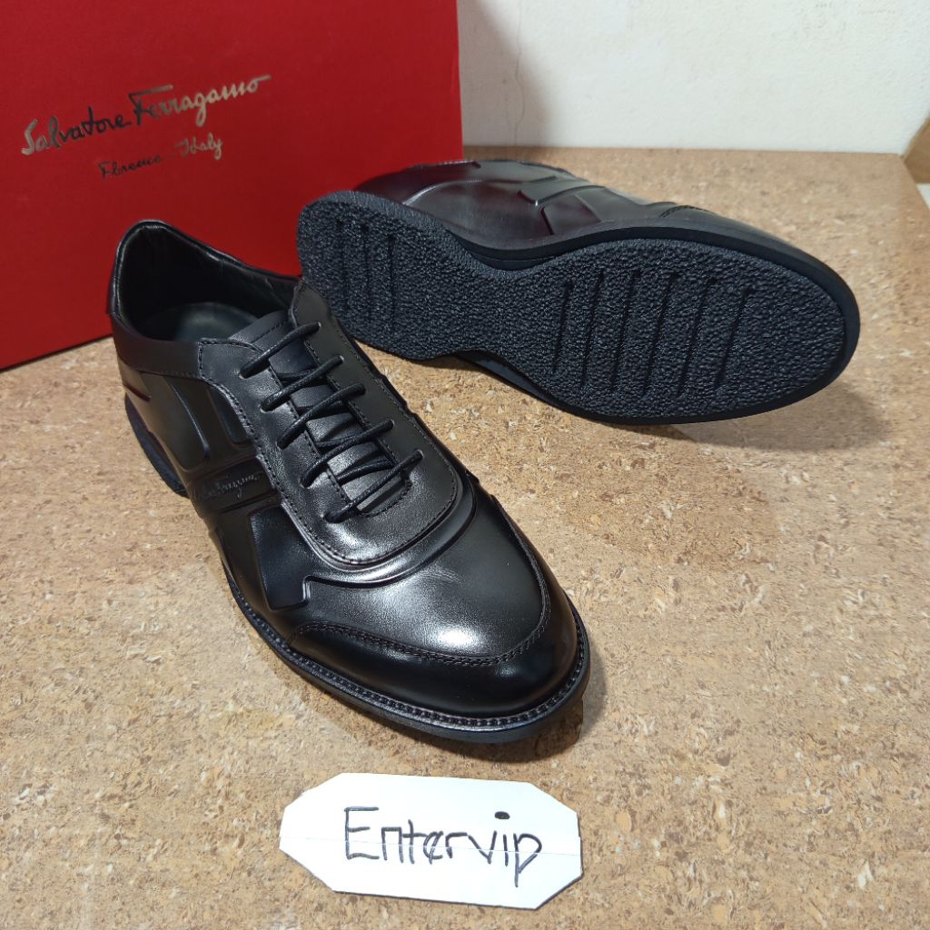 52911 sepatu sneaker pria import  kulit branded vip