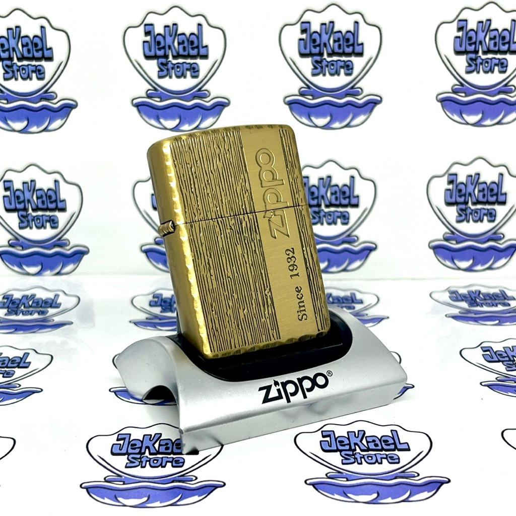 Zippo Classic Since 1932 Gold Brass Vintage Look Original “Ping Sound”