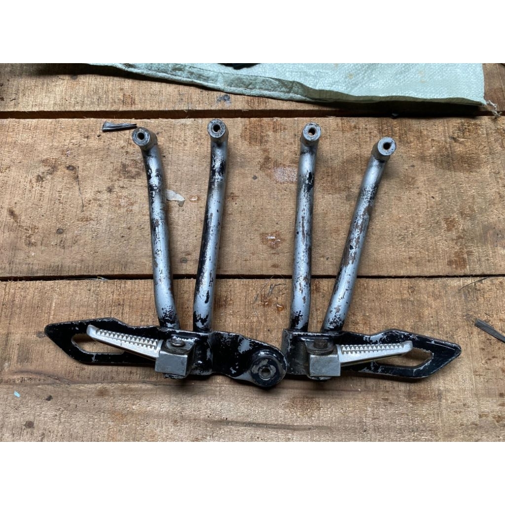 Footstep step pijakan kaki belakang yamaha r15 v2 original