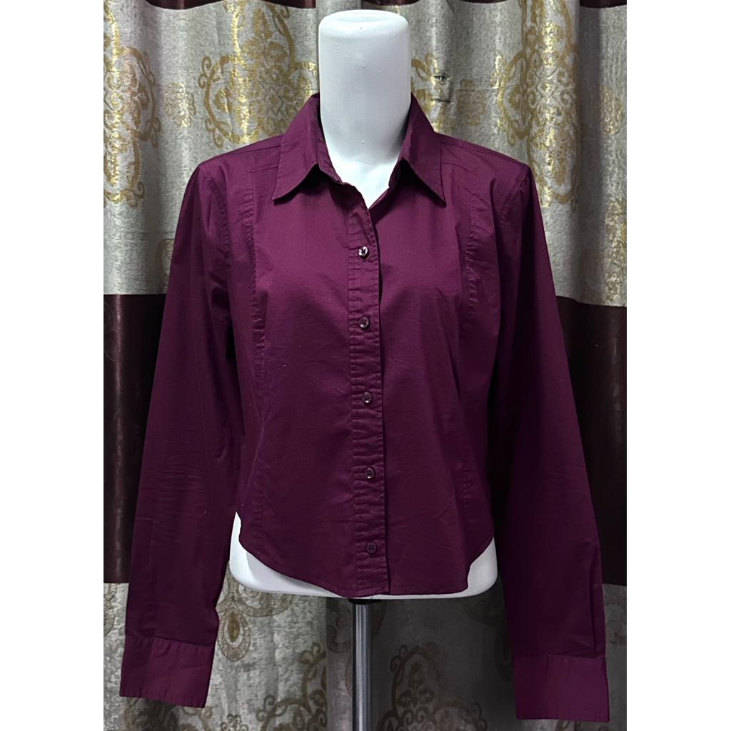 brand Attention - preloved kemeja crop wanita warna brugundy gemas