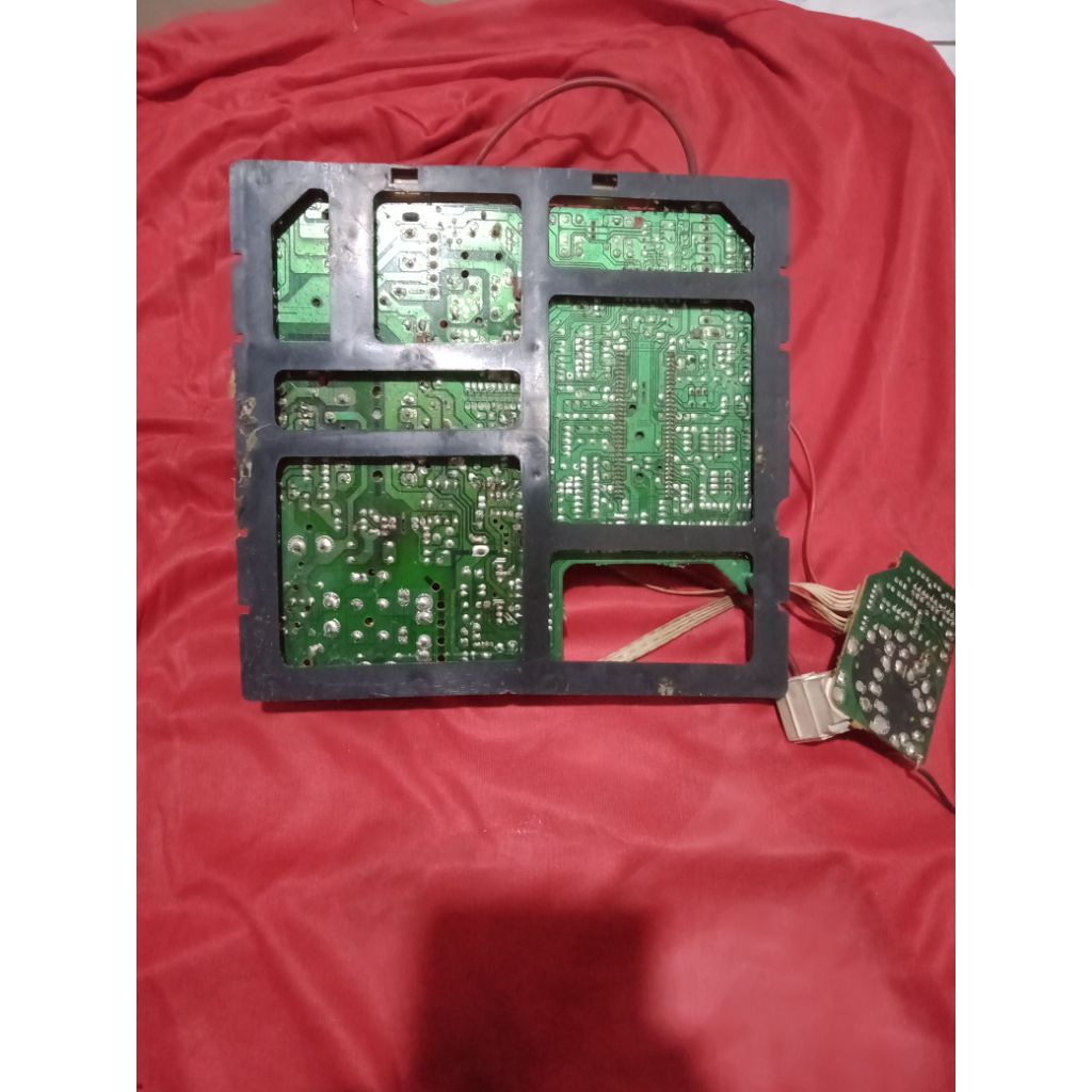 MESIN TV CINA 14/21inc BEKAS COPOTAN BELUM CEK