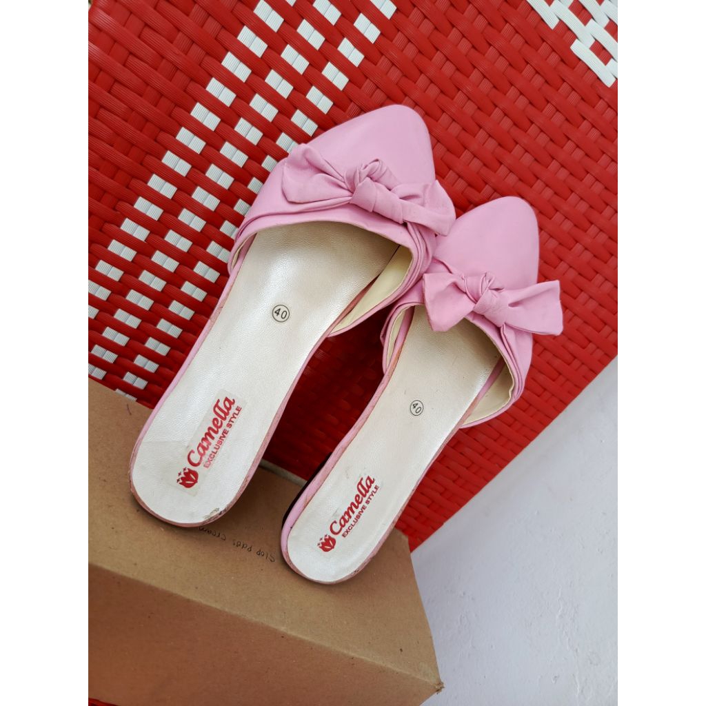Sandal Slop Wanita Roselina warna pink
