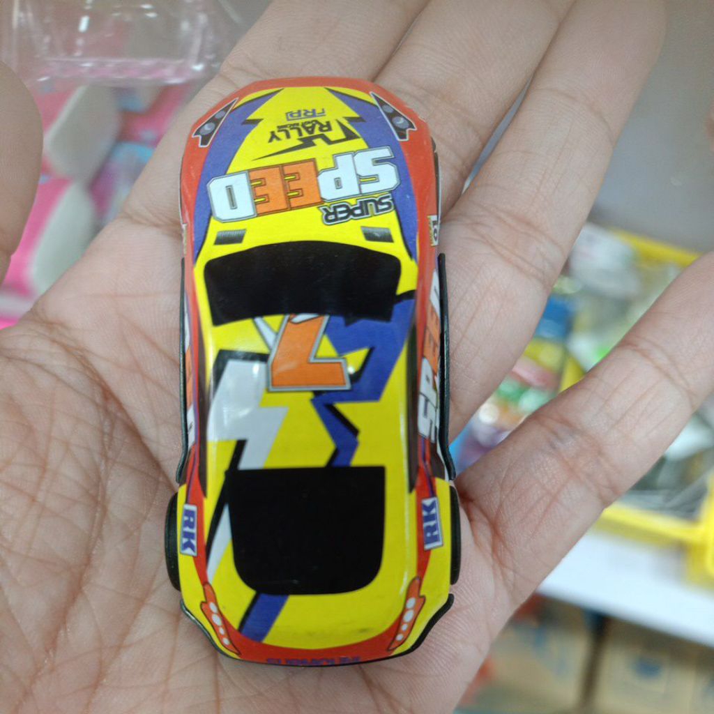 mobil mainan roda hilang