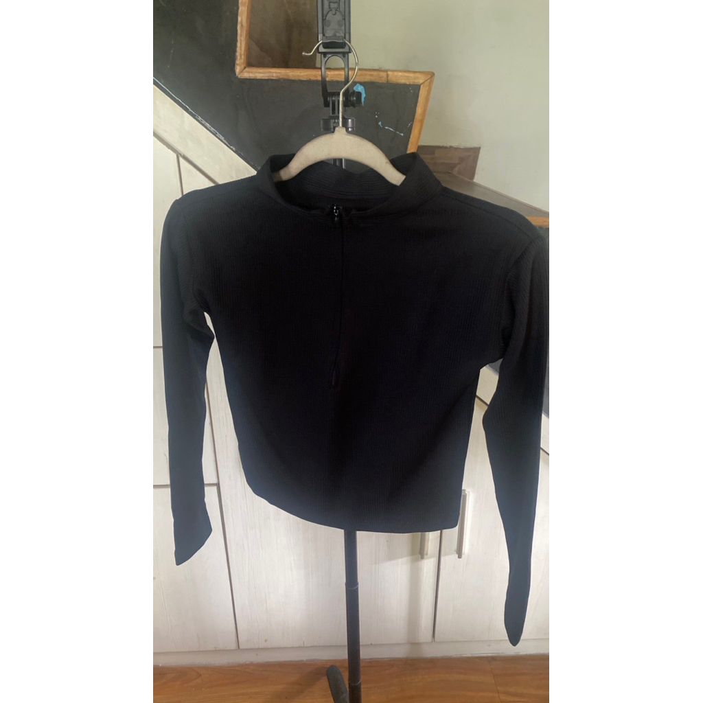 Baju wanita crop top | baju lidi hitam | baju kerah resleting preloved