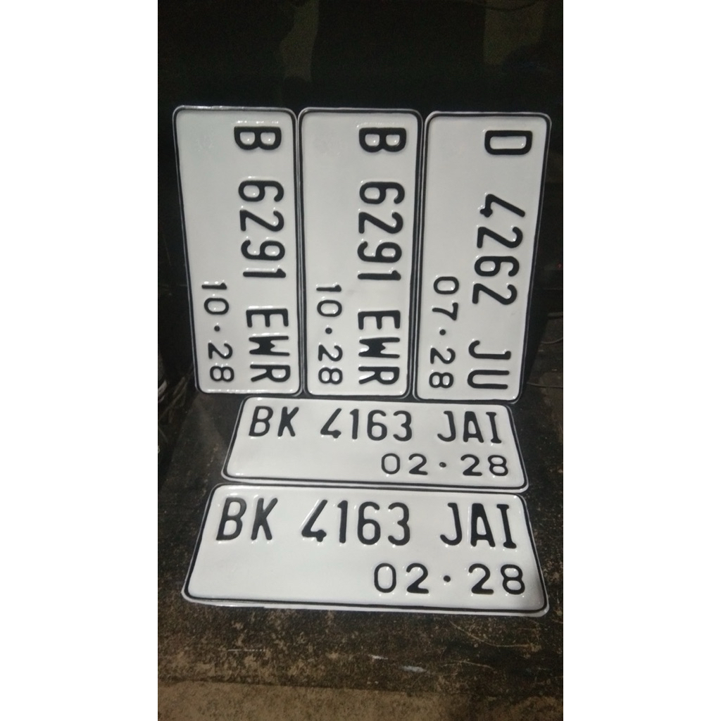PLAT NOMOR MOTOR PUTIH FONT LAMA DAN FONT BARU