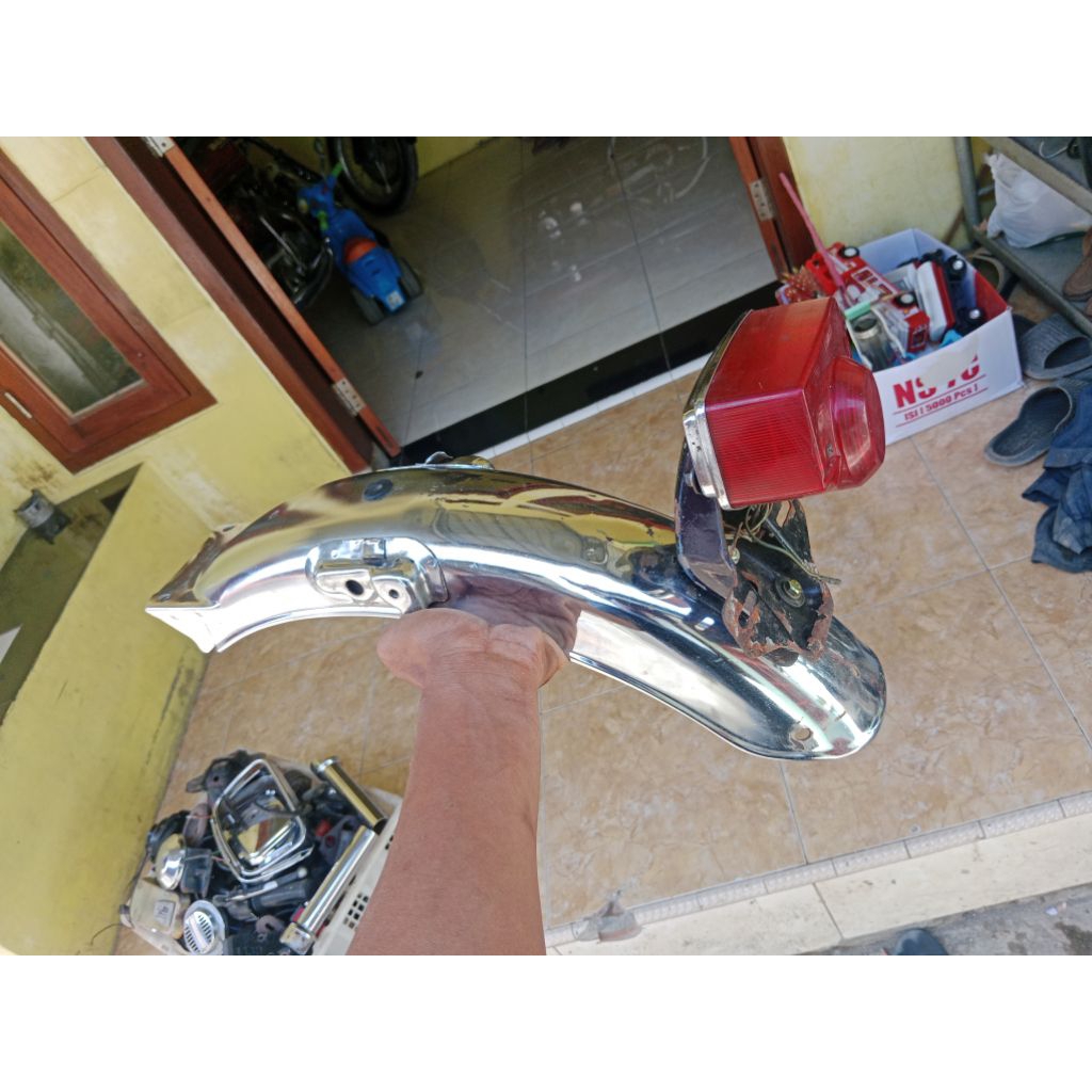 Slebor belakang cb k5 k4 gl 100/125 79 original copotan