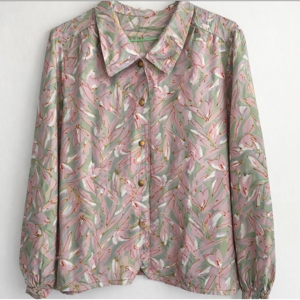 Kemeja Kerja Motif Wanita Blouse Hijau Sage Cream Vintage