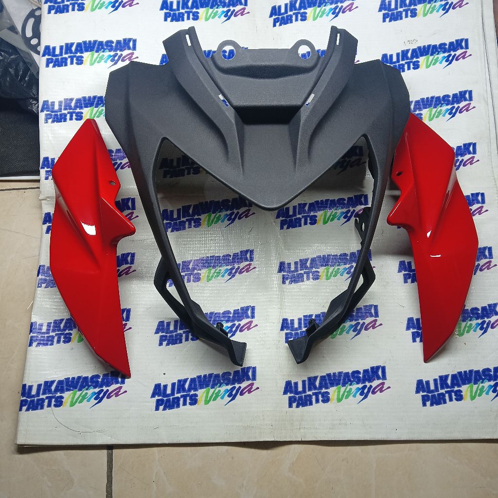 batok lampu set kupingan lampu merah z250 SL z250 SL original