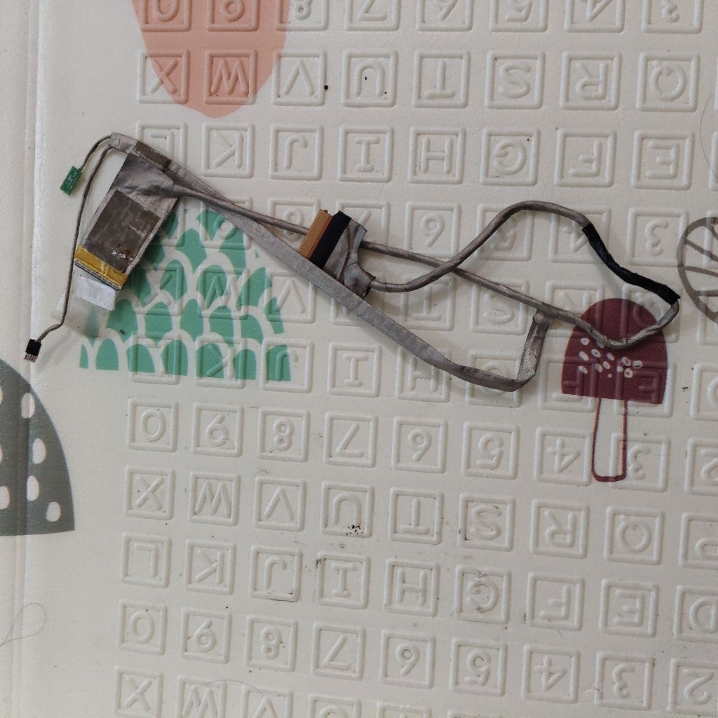 fleksibel flexsibel lcd laptop lenovo B490