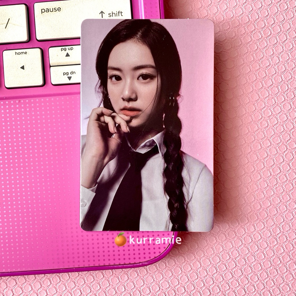 (clearance sale) official photocard kim garam ex le sserafim album monochrome bouquet era debut fear