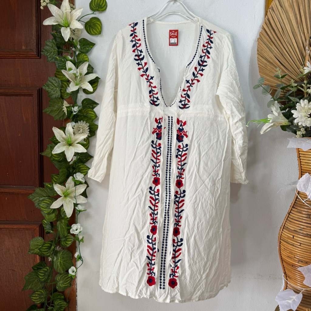 Tunik Putih Bordir Bohemian
