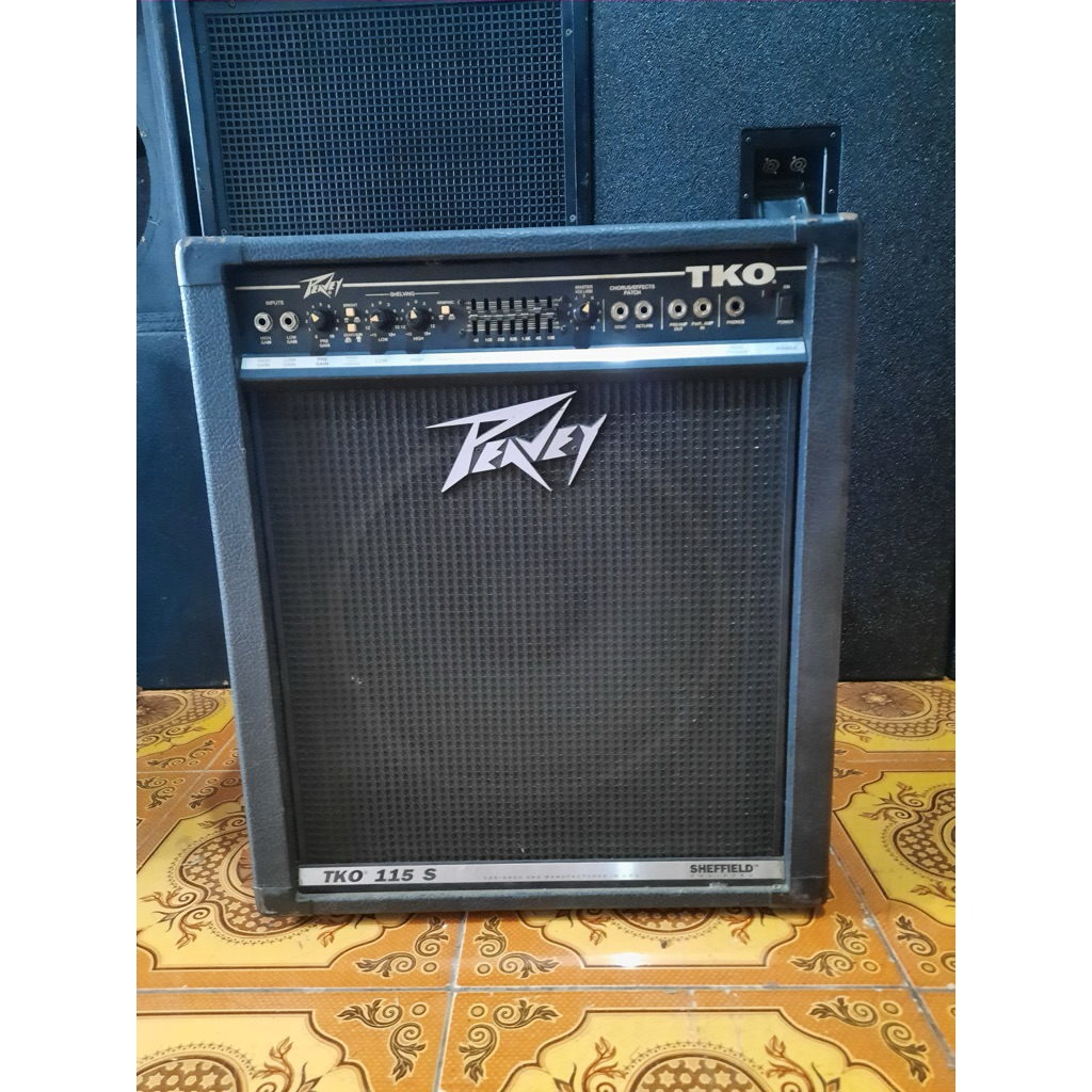 backsound gitar bass. ampli gitar bass. backsound peavey TKO115