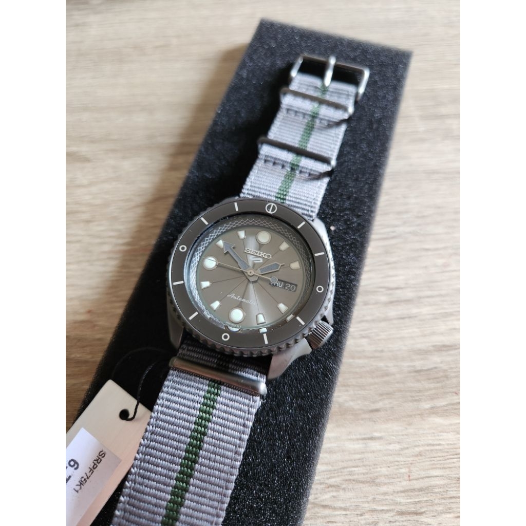 Jam Tangan Seiko 5 Sports SRPF75K1 SRPF75 Naruto x Boruto