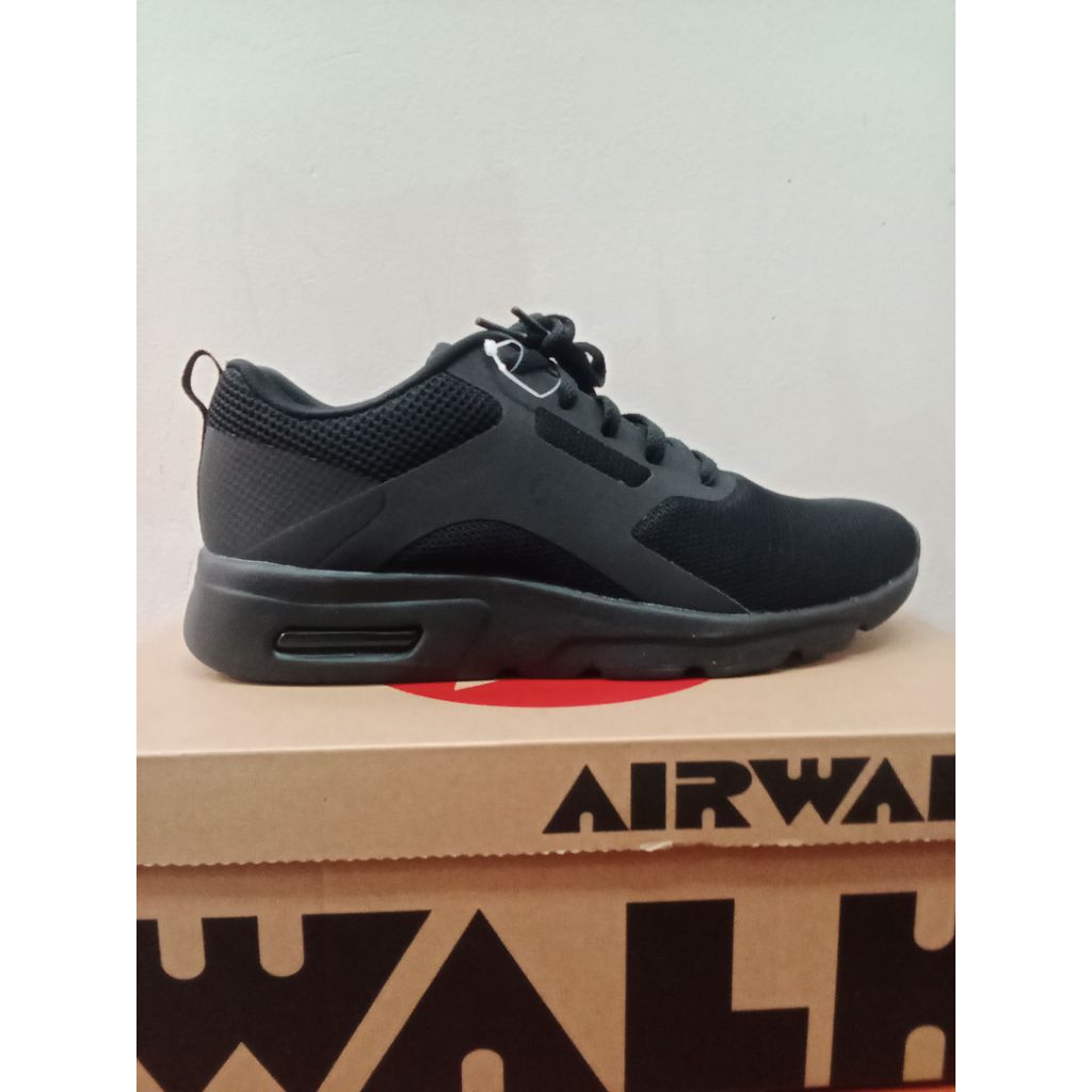 Sepatu sekolah Airwalk Concur size 38.5