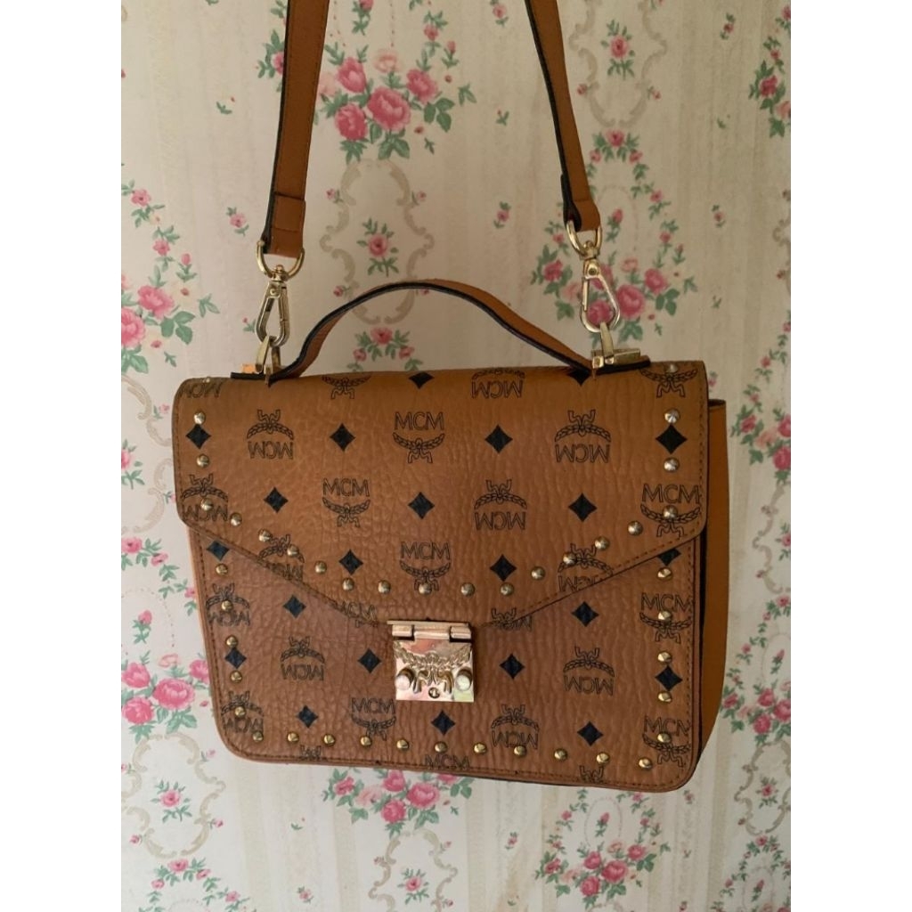 MCM Metis Trunk Preloved