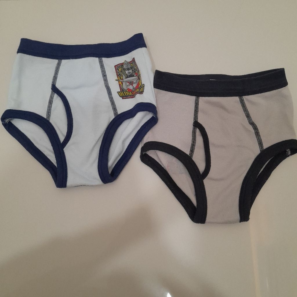 0774. Preloved 2 celana dalam anak laki-laki gambar ultraman