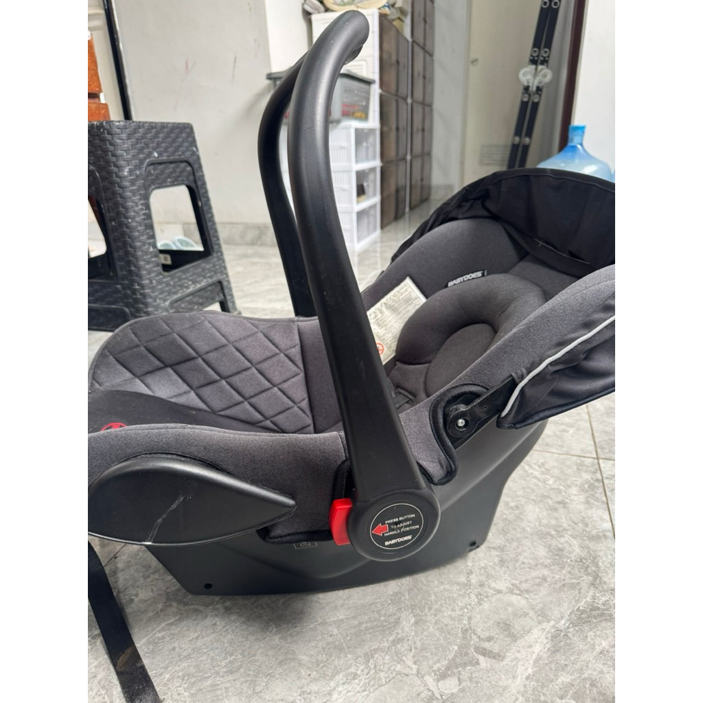 Preloved Babydoes carseat newborn- Carseat