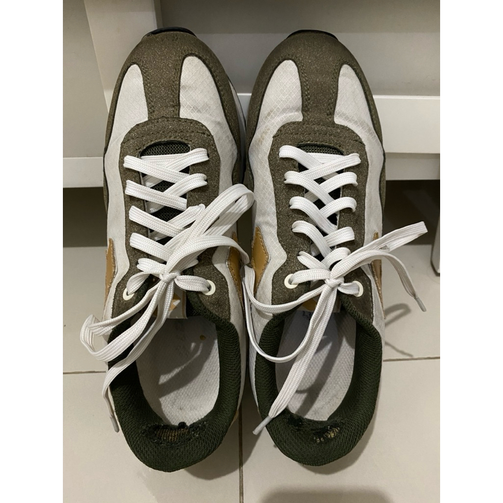 Preloved Sneakers Lotto