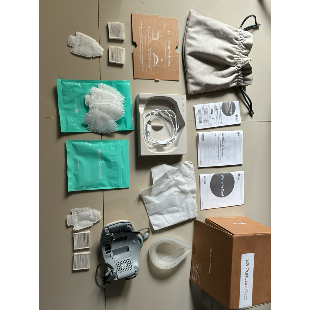 LG PuriCare Wearable Air Purifier - Preloved/Second