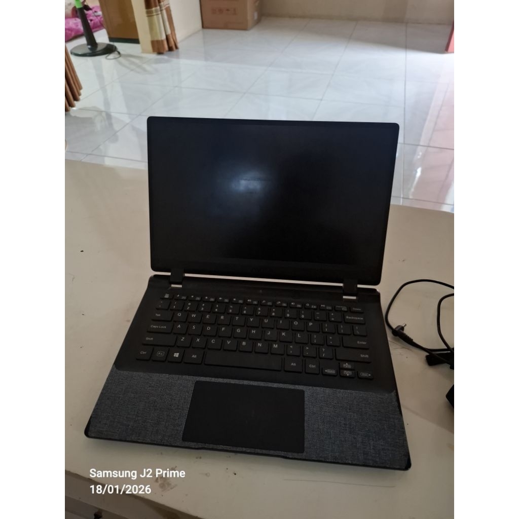 laptop Avita mentok logo