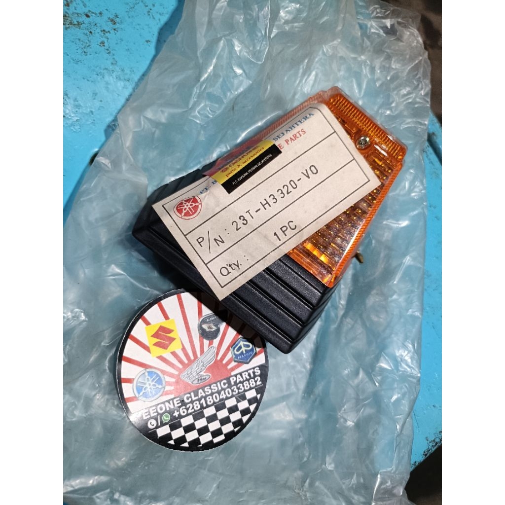 Sein Depan Kanan Yamaha V80 Robot Super Deluxe