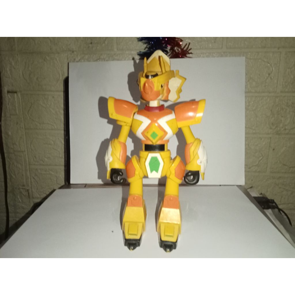 Dragon_Warrior_figure_kuning