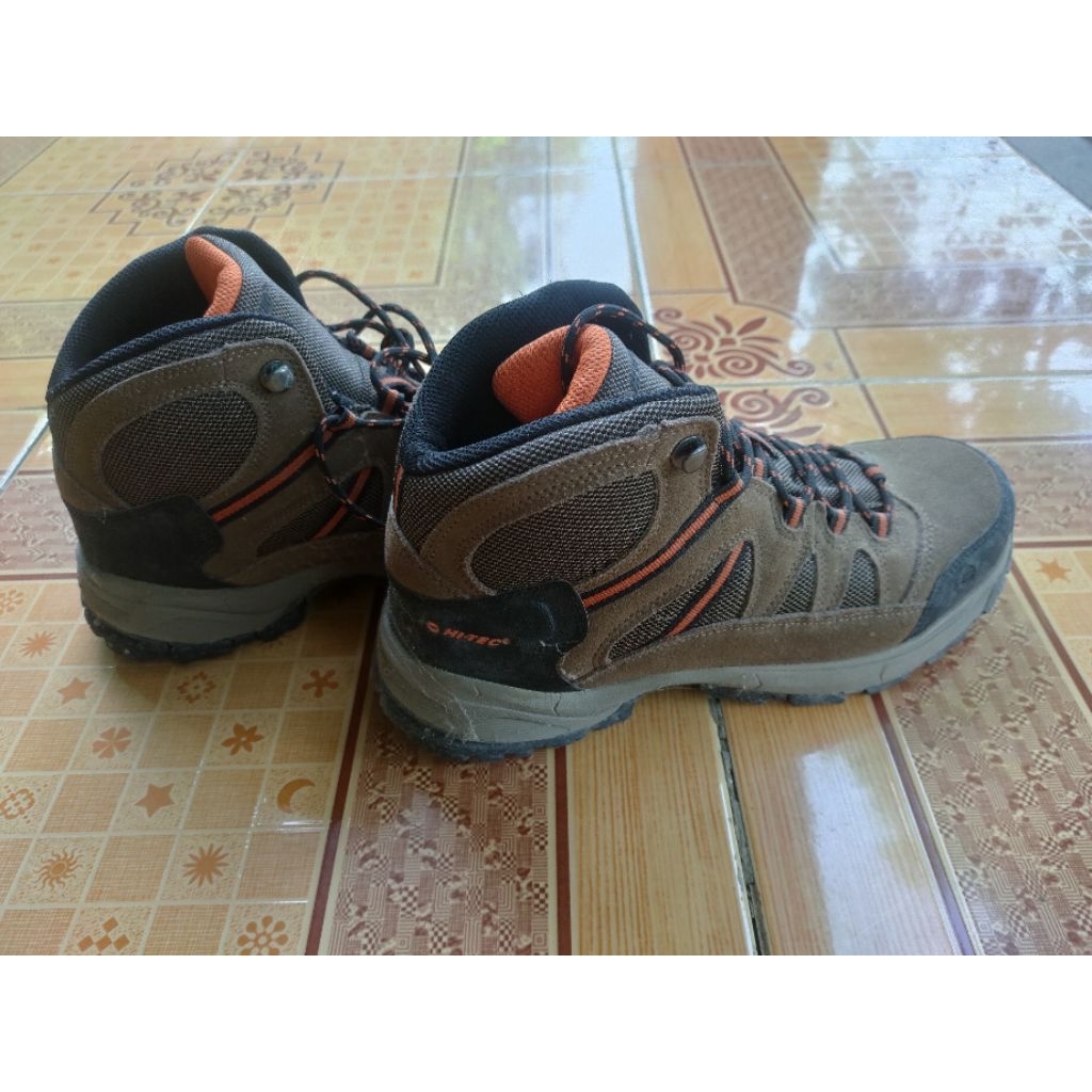 sepatu gunung Hitec Bandera lite