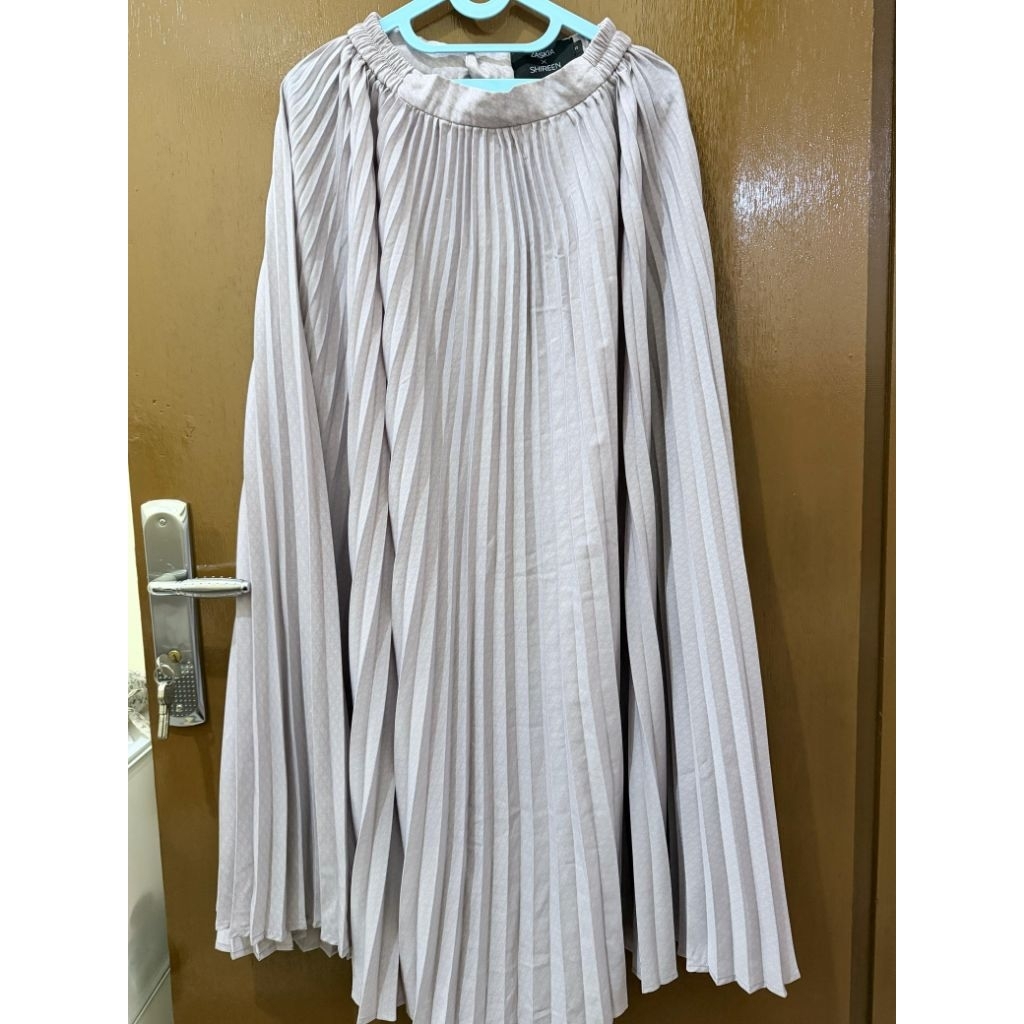 Preloved Rok plisked Zaskia Sungkar