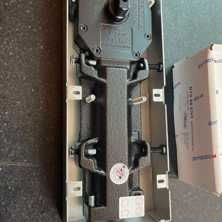 FLOOR HINGE DORMA BTS-65 ENGSEL TANAM PINTU BEBAN 100kg BODY ONLY