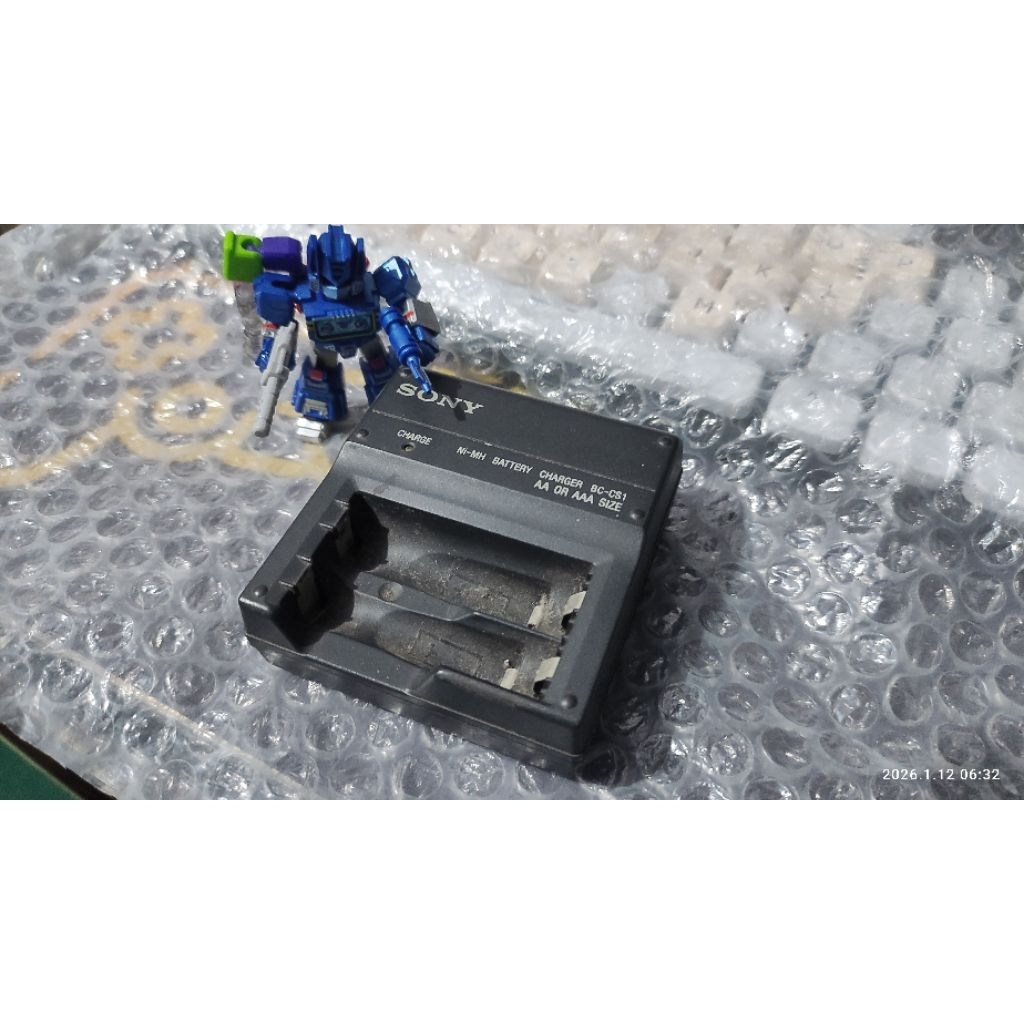 Charger SONY untuk battery AA / AAA