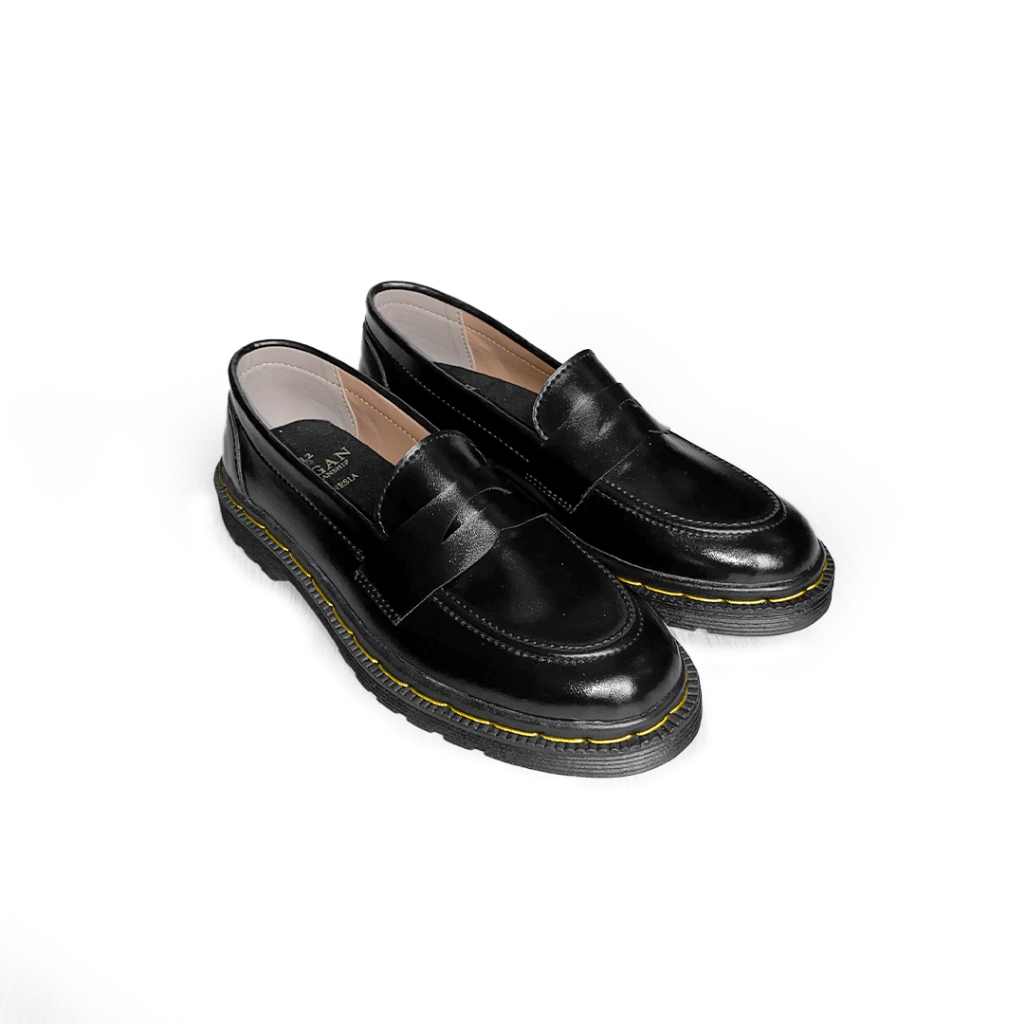 Recommended Brygan Craftmanship - Sepatu Slip-On Pria Adam Loafer Casual Series Shoes Hitam Sneakers
