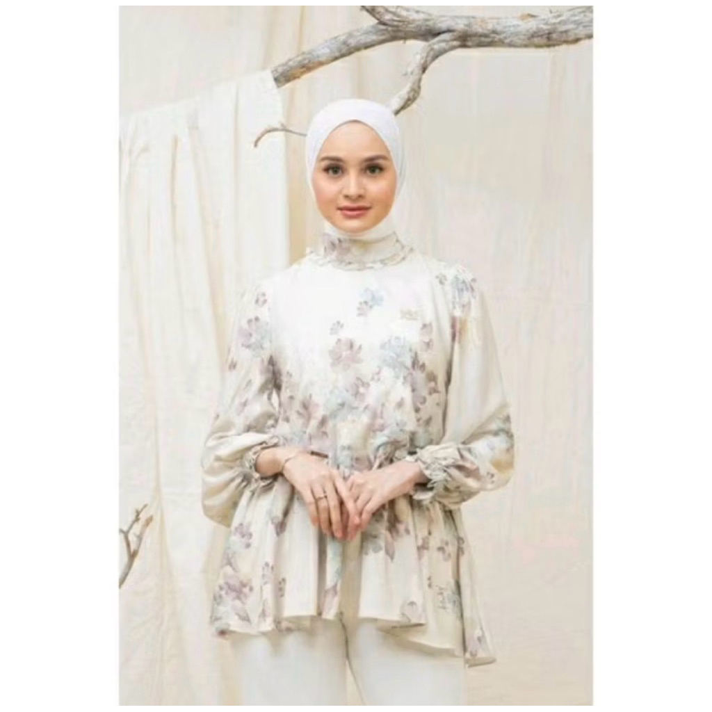 Nara Blouse Wearing Klamby PRELOVED