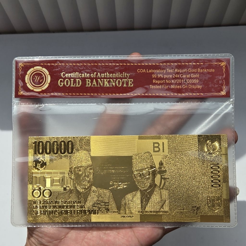 Souvenir Uang Gold Foil Indonesia 100000 Koleksi Antik Eksklusif