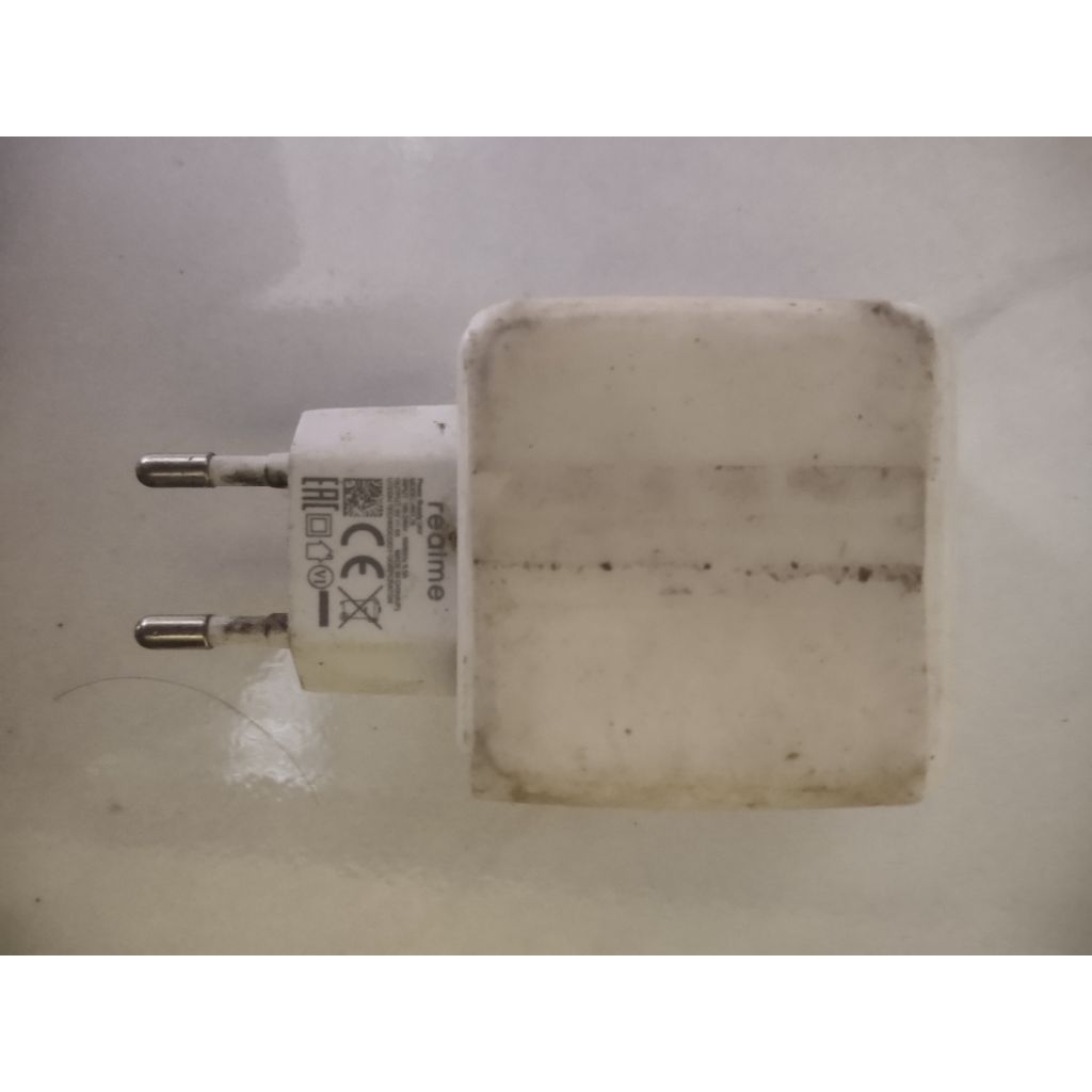 adaptor charger realme 18 watt rusak