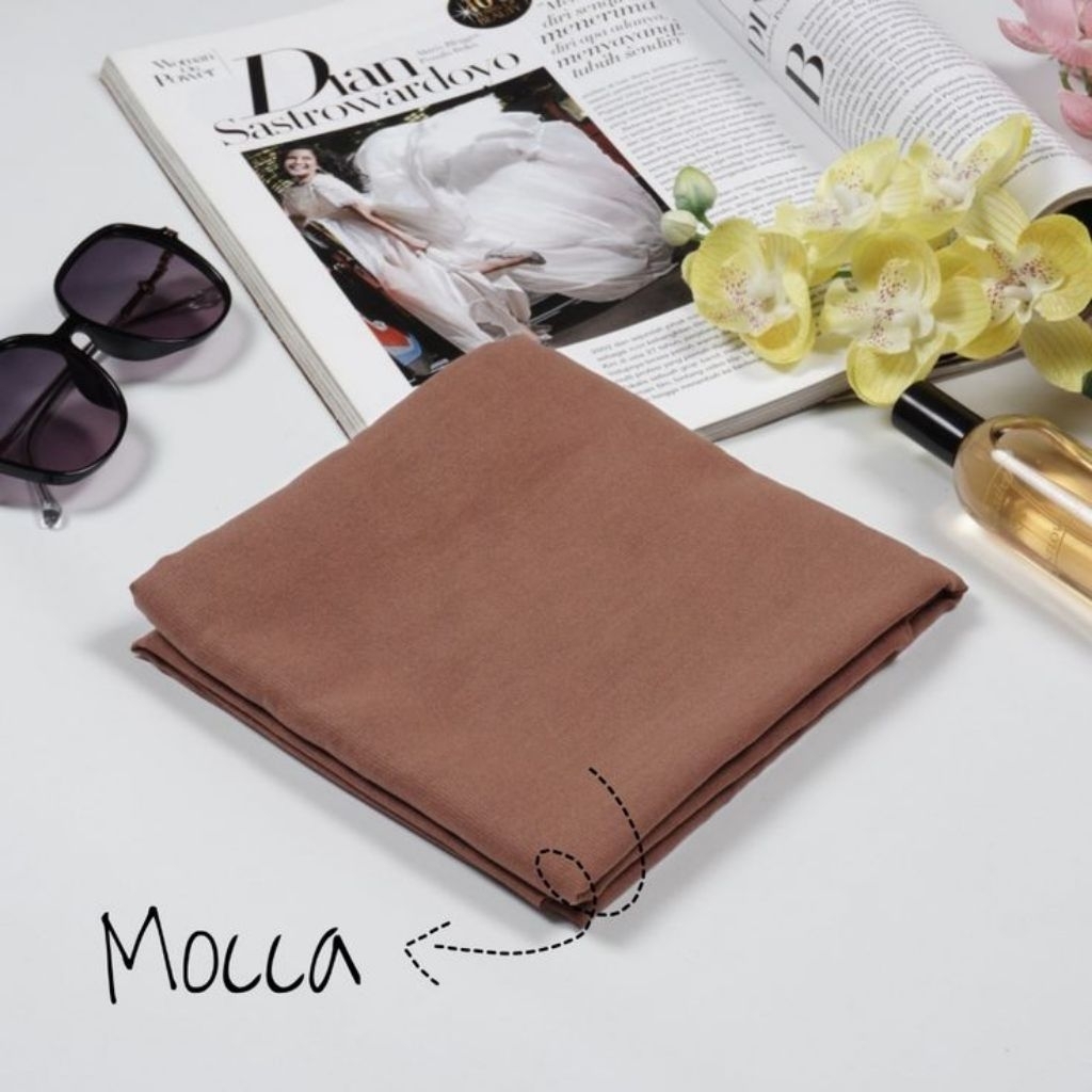 Hijab segiempat Paris jadul warna mocca/Jilbab segiempat Paris jadul warna mocca