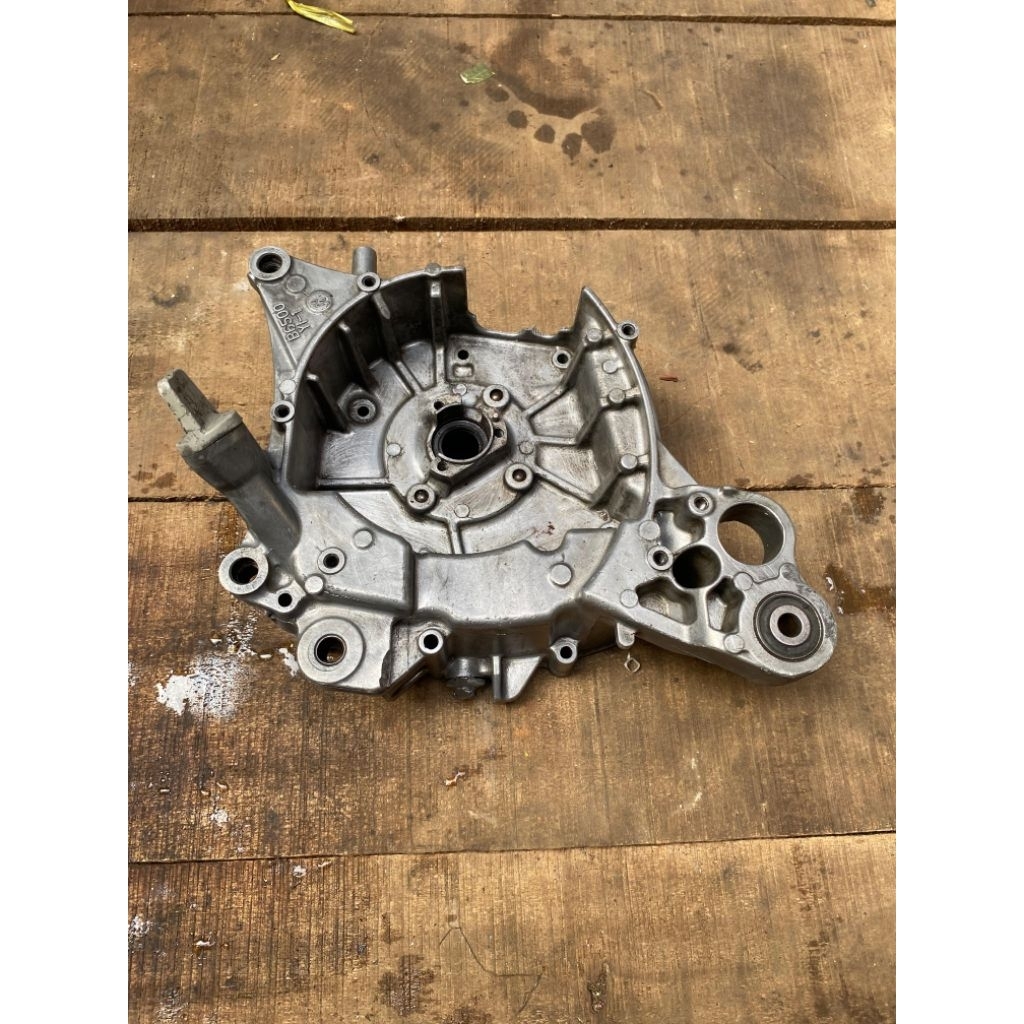 Krengkes rengkes crankcase kanan yamaha aerox old 155 pnp lexi 125 original