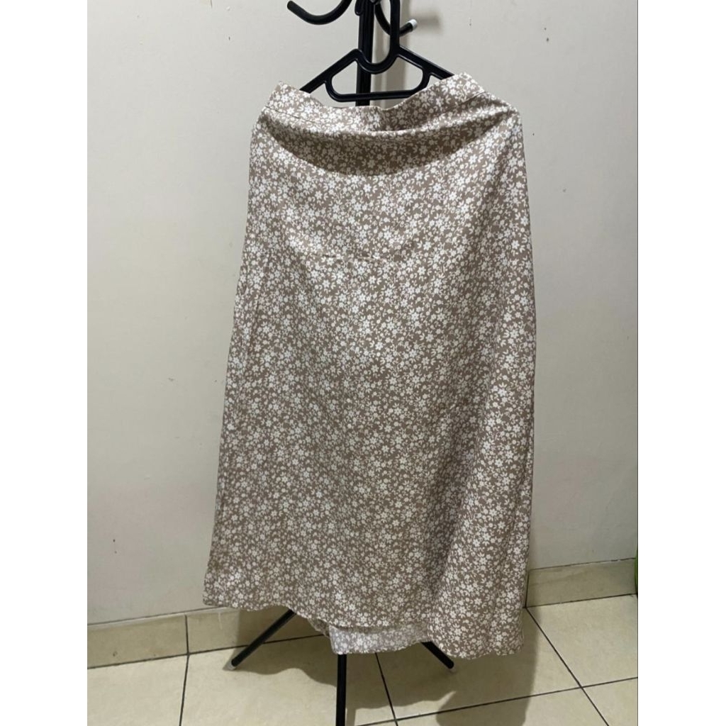 Preloved Rok Bunga-bunga