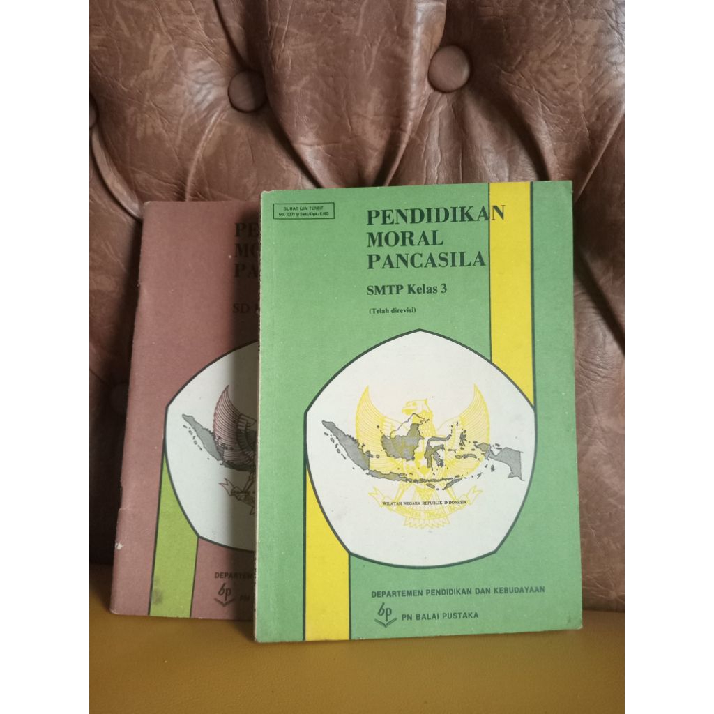 Buku Pelajaran Jadul Pendidikan Moral Pancasila (PMP)