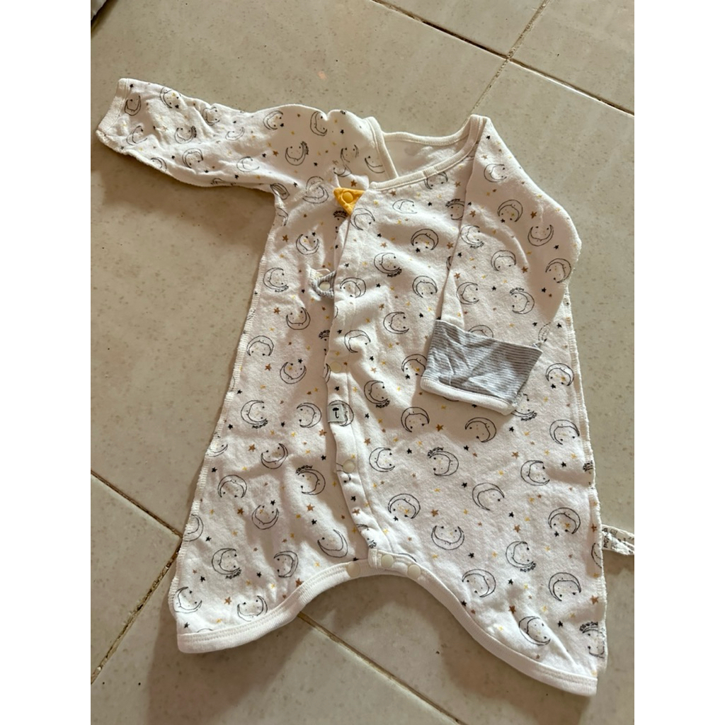 BAJU BAYI PRELOVED BEKAS PERNAH PAKAI SEPERTI BARU SLEEPSUIT PIYAMA OVERALL KUTUNGAN ROMPER JUMPSUIT