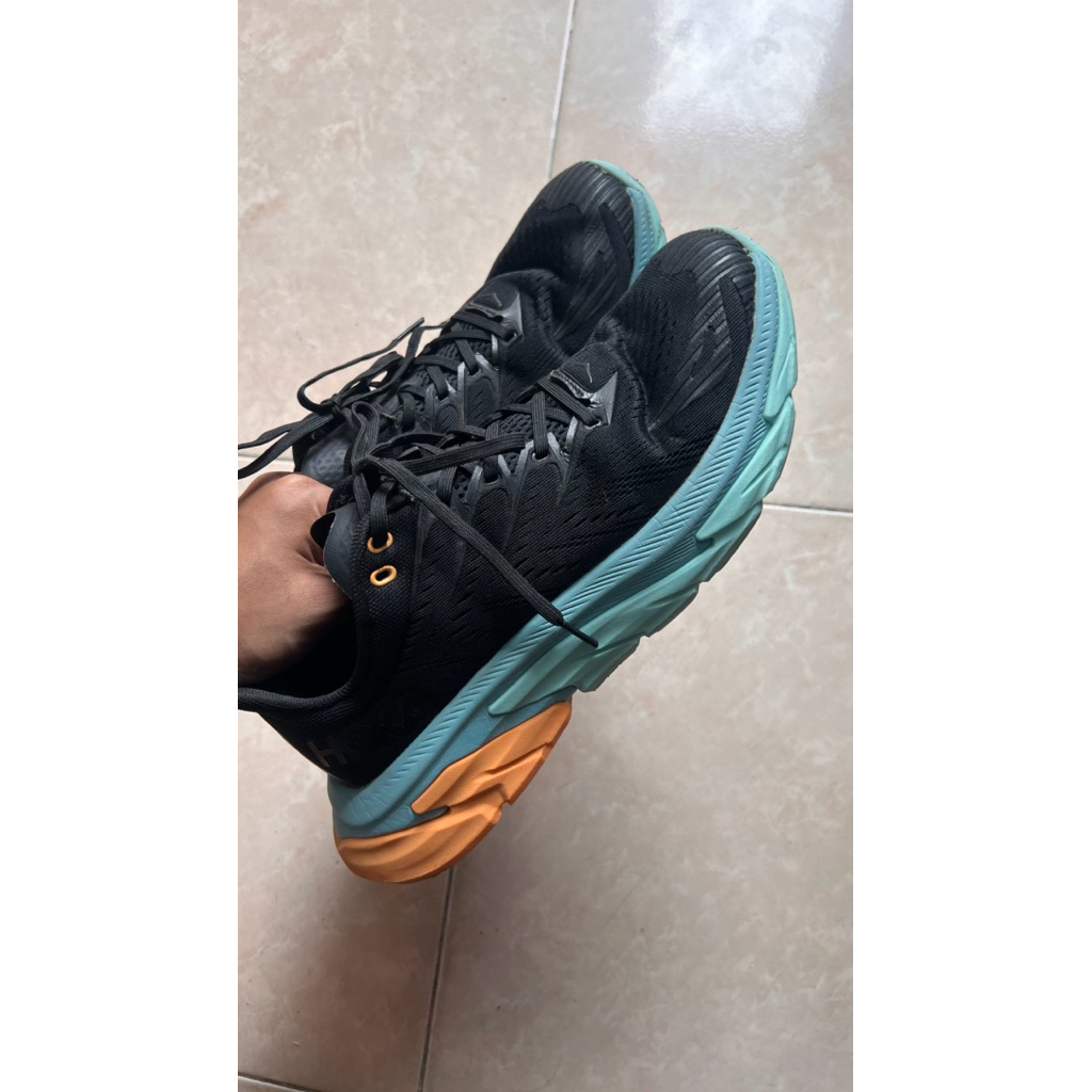 Hoka Clifton Edge Second