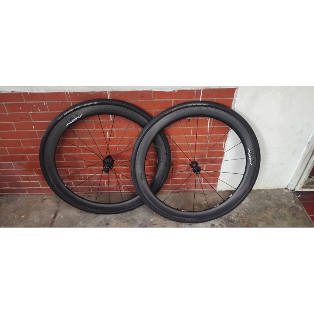 Sepasang wheelset carbon merk avian profile 5 cm + ban luar dan ban dalam 28C